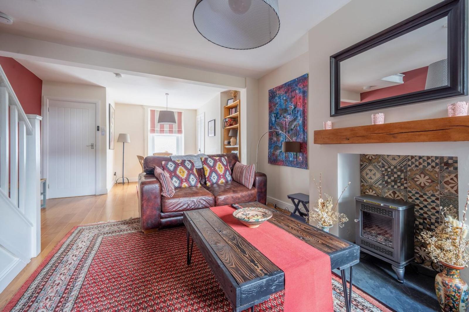 Chic 2-Bedroom Townhouse In Vibrant אברגאבני מראה חיצוני תמונה