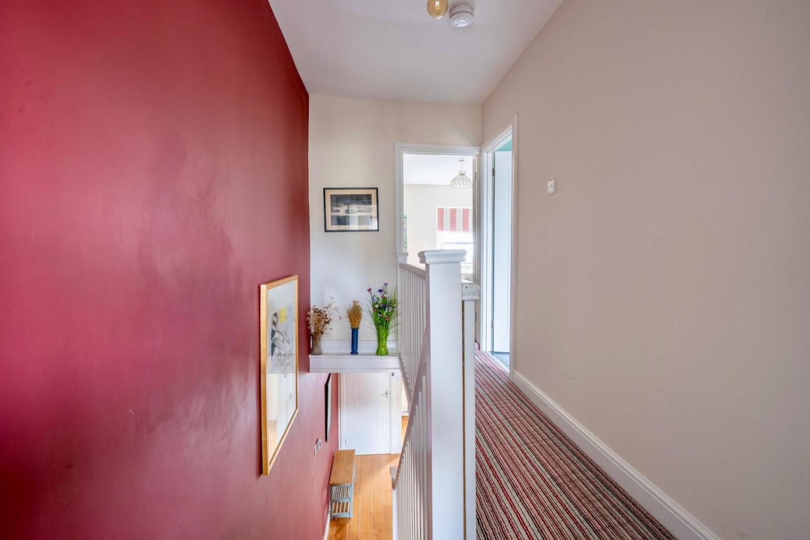 Chic 2-Bedroom Townhouse In Vibrant אברגאבני מראה חיצוני תמונה