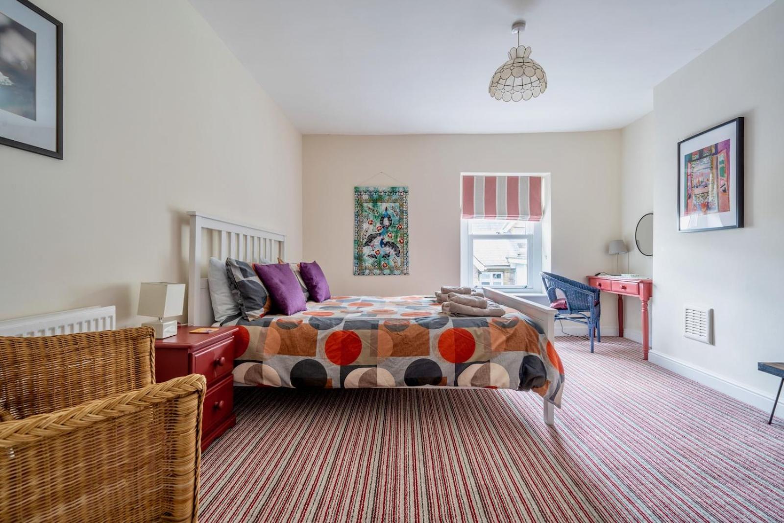 Chic 2-Bedroom Townhouse In Vibrant אברגאבני מראה חיצוני תמונה